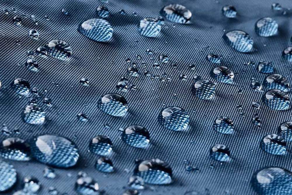 Nanocoatings and water drops on the paint